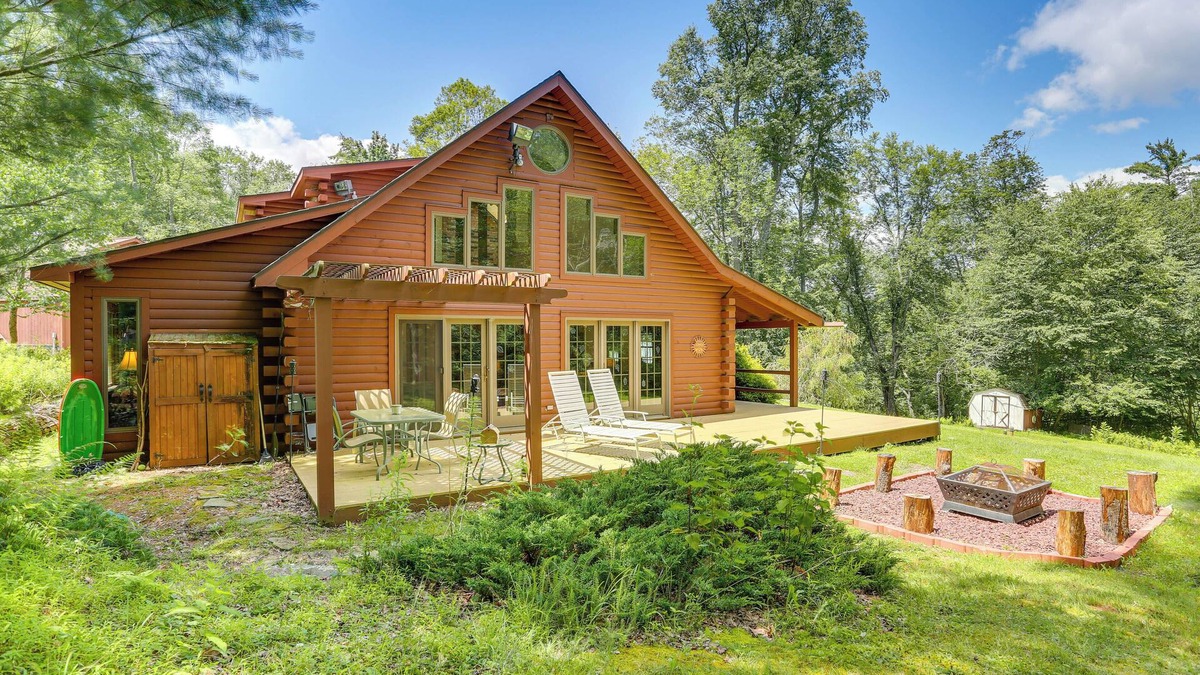 Milanville Cabin | 1 Mi to River: Cabin w/Fire Pit in Milanville!