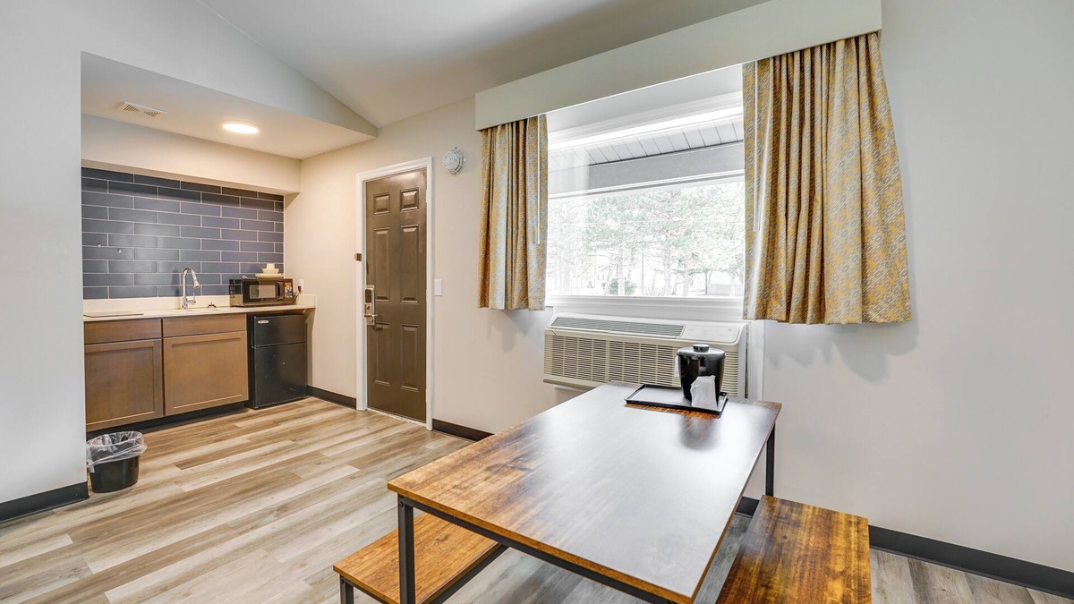 Port Huron Apartment | 1 Mi to Riverfront: Sleek Port Huron Studio