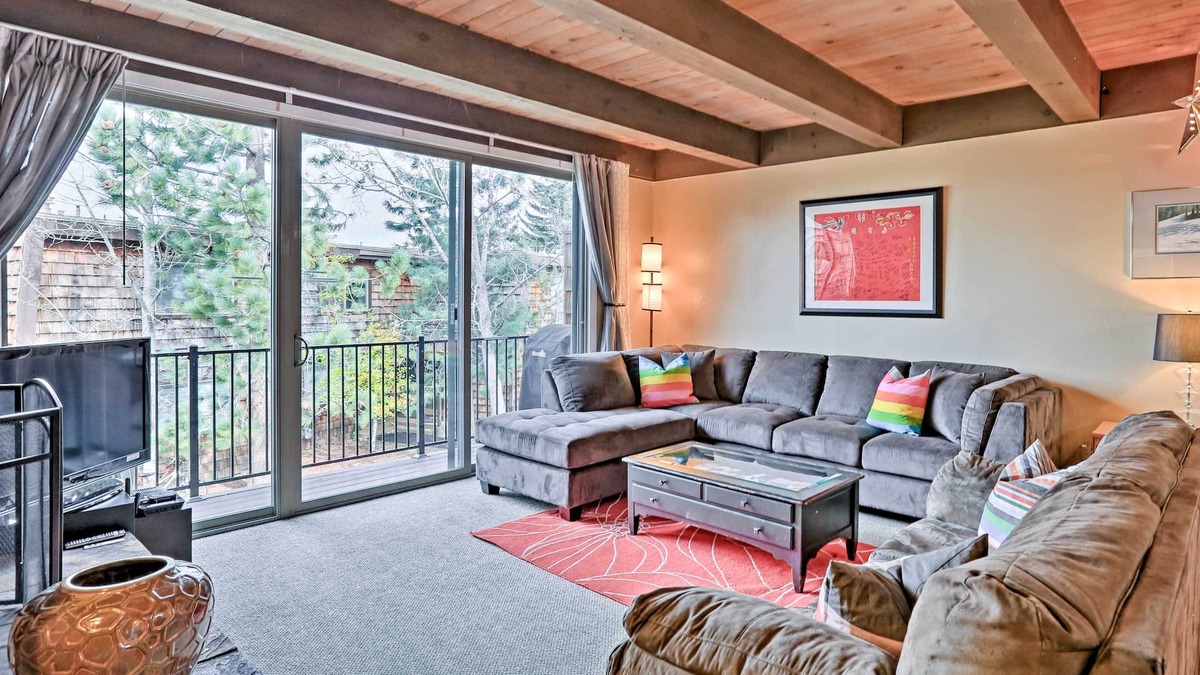 Tahoe Keys Condo | 1 Mi to Shore: Quiet South Lake Tahoe Condo