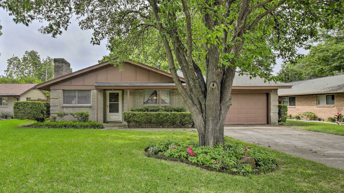 Richardson House | 1 Mi to University of Texas: Home in Richardson!