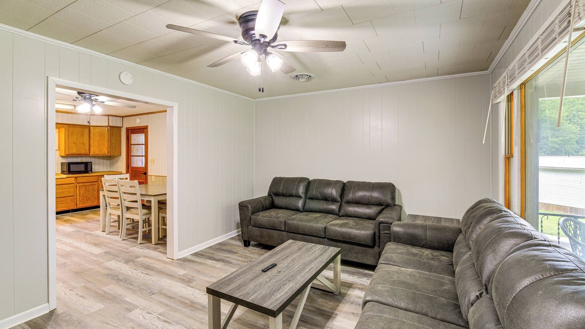 Damascus House | 1 Mi to Virginia Creeper Trail: Serene Family Home