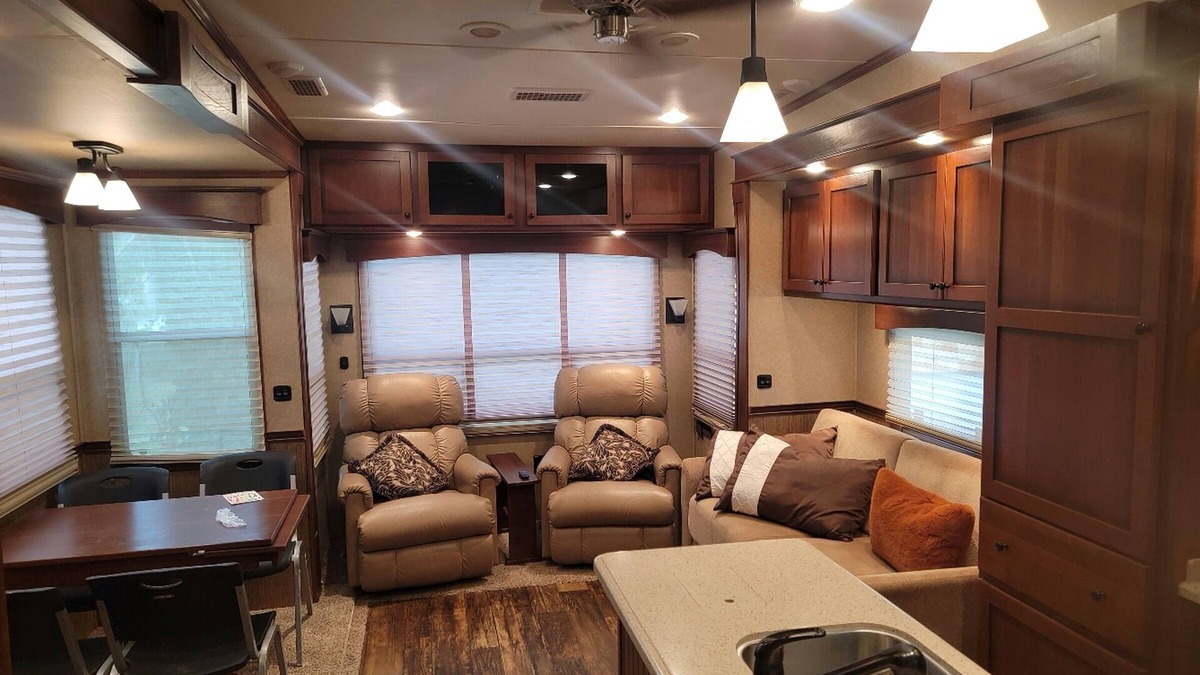 Tia Juana House | 1 mile East of Disney, safe fenced property, lots of room for trailers and rigs!