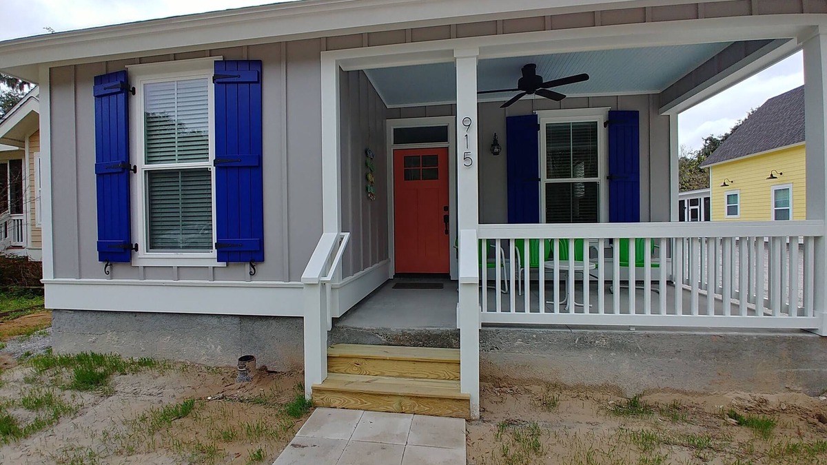 Port Royal House | 1 mile from Parris Island! Close to beaches, restaurants and shopping. Sleeps 8