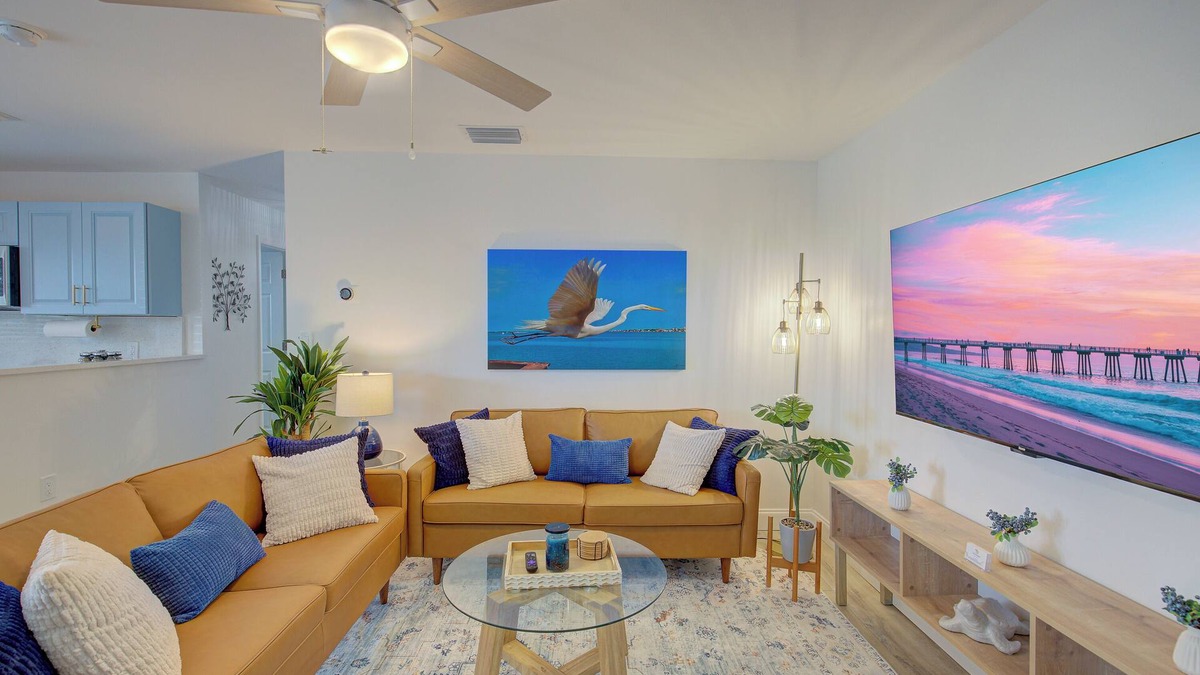 Dunedin Condo | 1 Mile To Honeymoon Island Beach Gear Included Free Pass To Honeymoon Fast Wi-fi