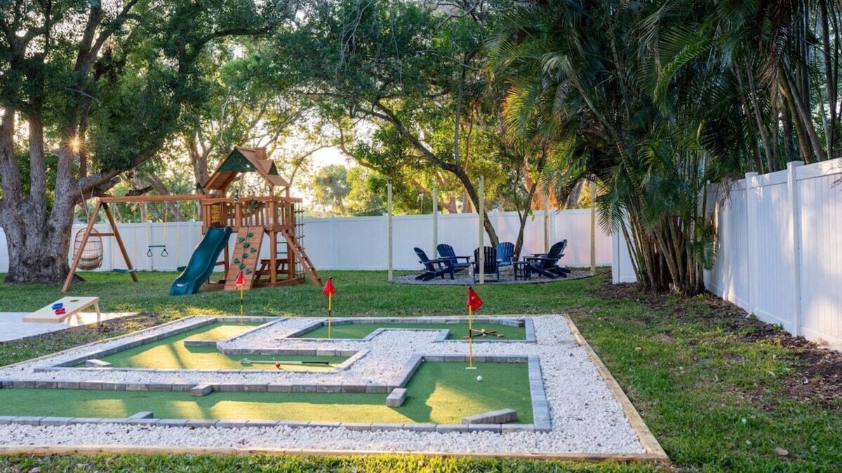Wexford Leas House | 1 Mile to Honeymoon Island ~Pool ~Putt Putt