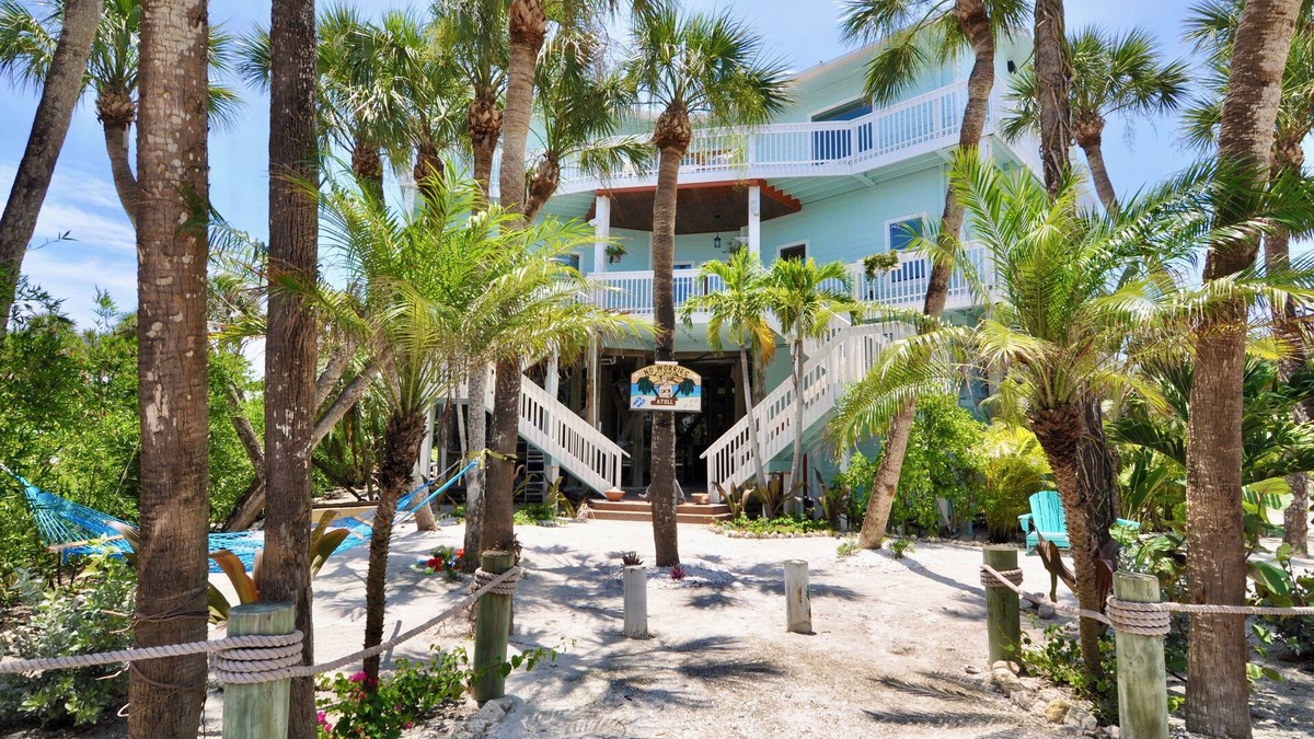 Jose's Hideaway House | 1 Min to Beach, New Luxury pool home, Gulf sunrise and sunsets, club option