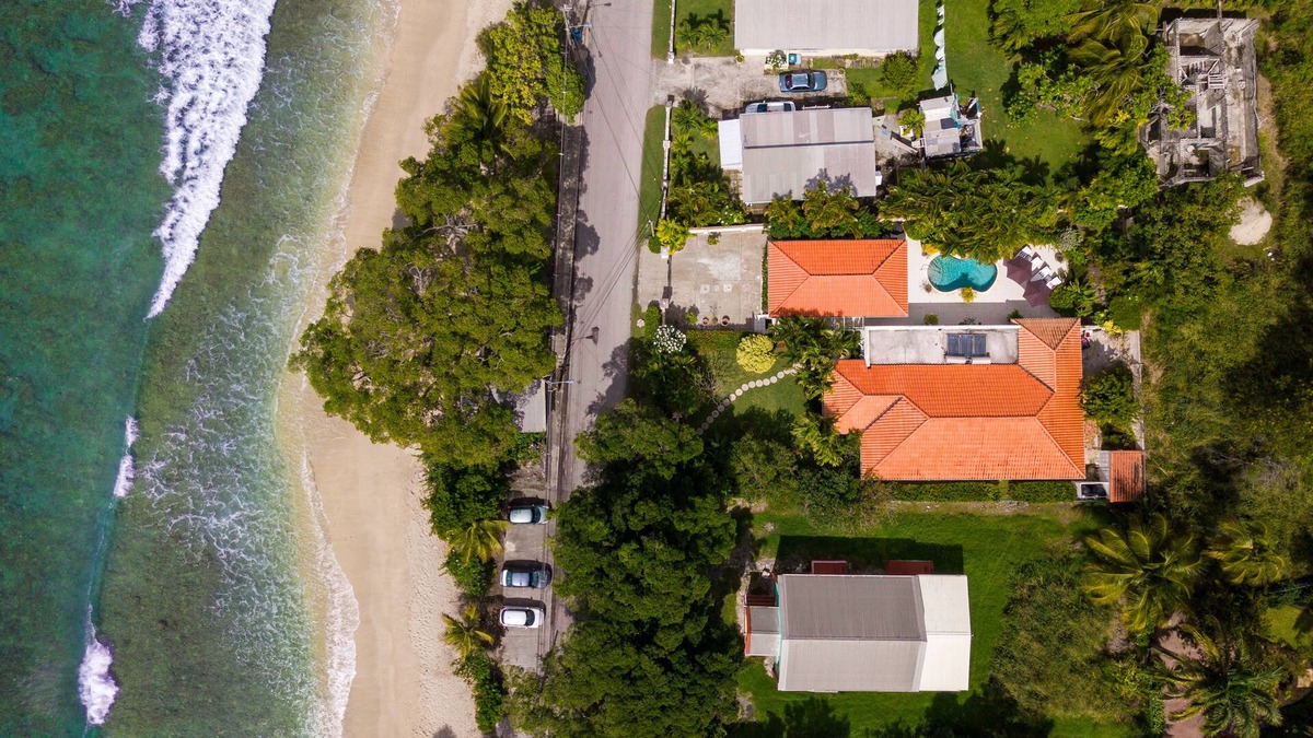Clinketts Villa | 1 minute to the Beach! Family sized luxury Villa with Pool, West Coast Barbados