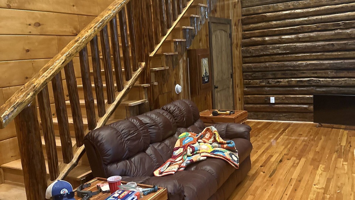 Dundas Bed & Breakfast | 1 of a kind custom lodging