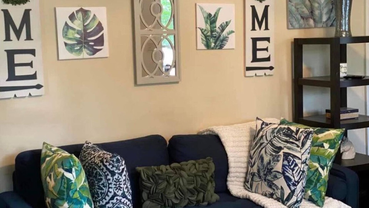 Kinston House | 1 of a Kind Staycation Destination