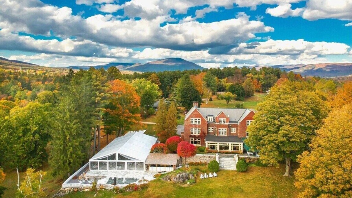 Manchester House | #1 on TripAdvisor. Magnificent Country Inn available as Private Home for 32. Up to 100 can stay on the 30-acre Wilburton resort. Family Reunions, Corporate Retreats. Weddings. Indoor & outdoor pool