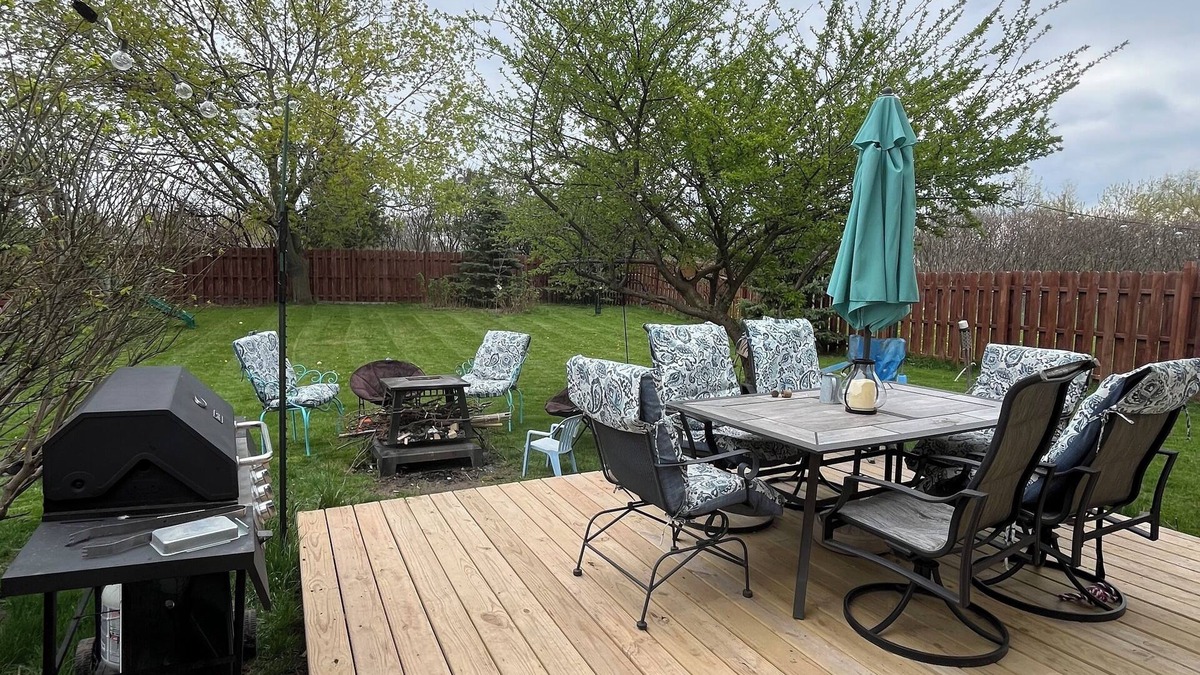 Green Bay Apartment | 1 or 2 Bedrooms in spacious duplex for traveling professional close to Titletown