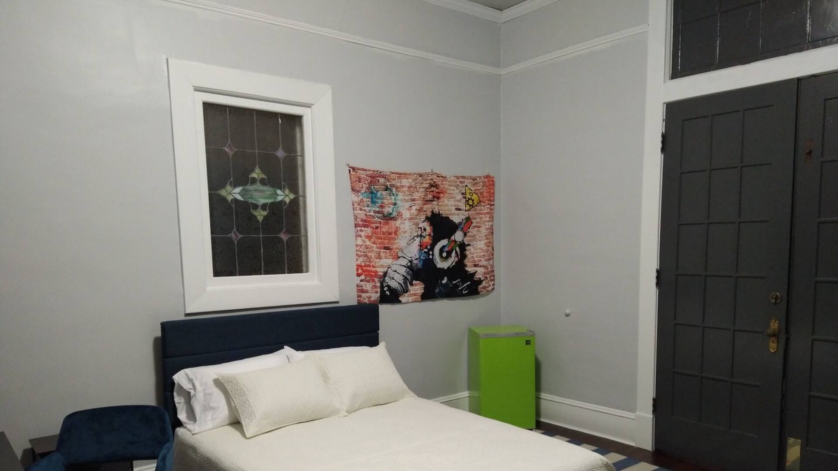 Winder Apartment | 1 Queen bed, Great Amenities! rm 2.
