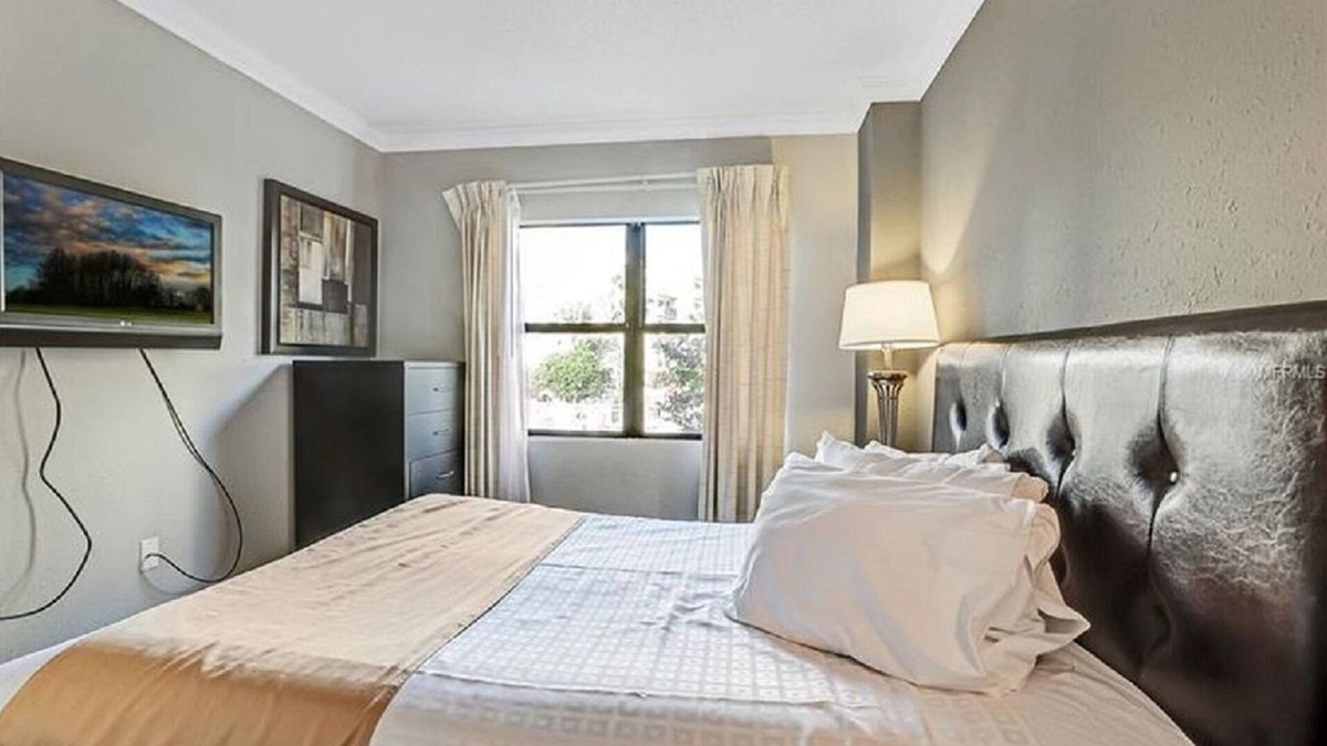 Southwest Orlando Condo | #1 Resort style living! Close to ALL attractions-UNIVERSAL,DISNEY, SEA WORLD!