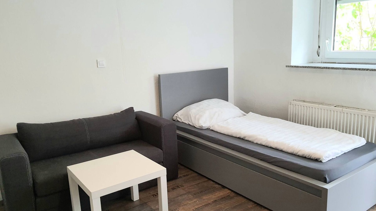 Straßenhaus House | 1-room apartment with kitchenette, large TV and shower/WC, 20 sqm