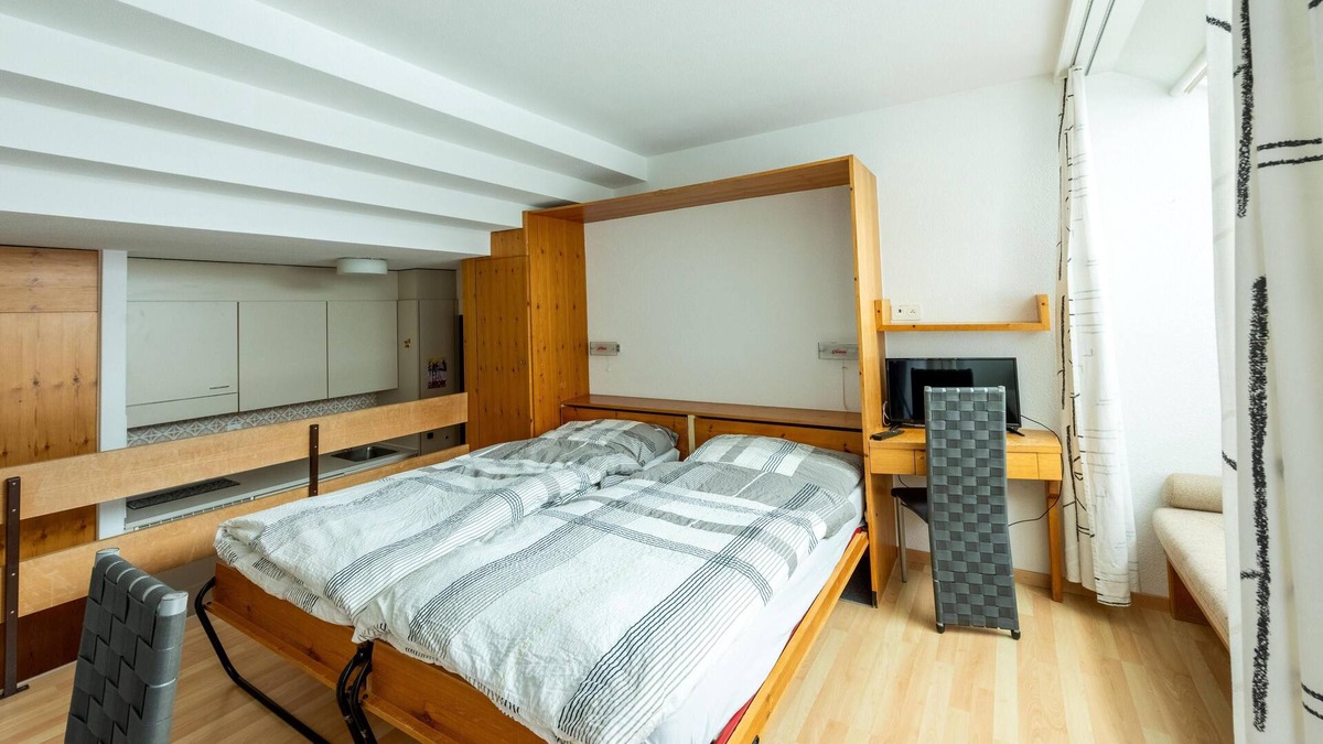 Savognin Apartment | 1 room apartment for 1 - 3 people with a view of the ski slope