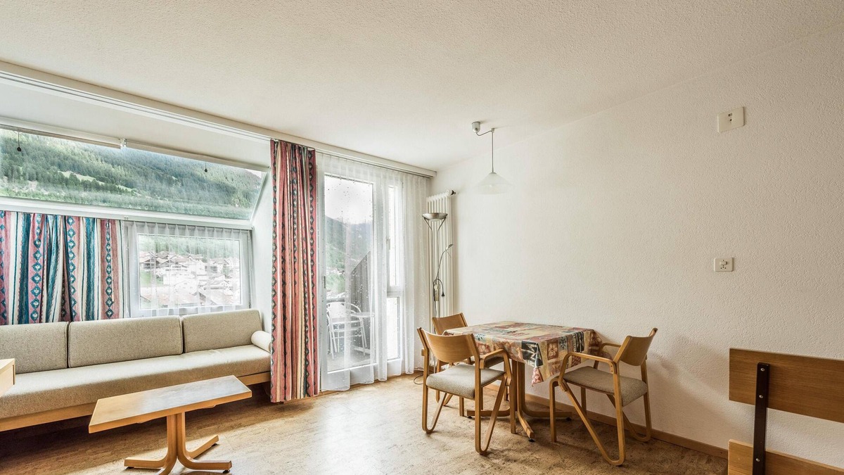 Savognin Apartment | 1 room apartment for 1-3 people with a beautiful view of Piz Mitgel