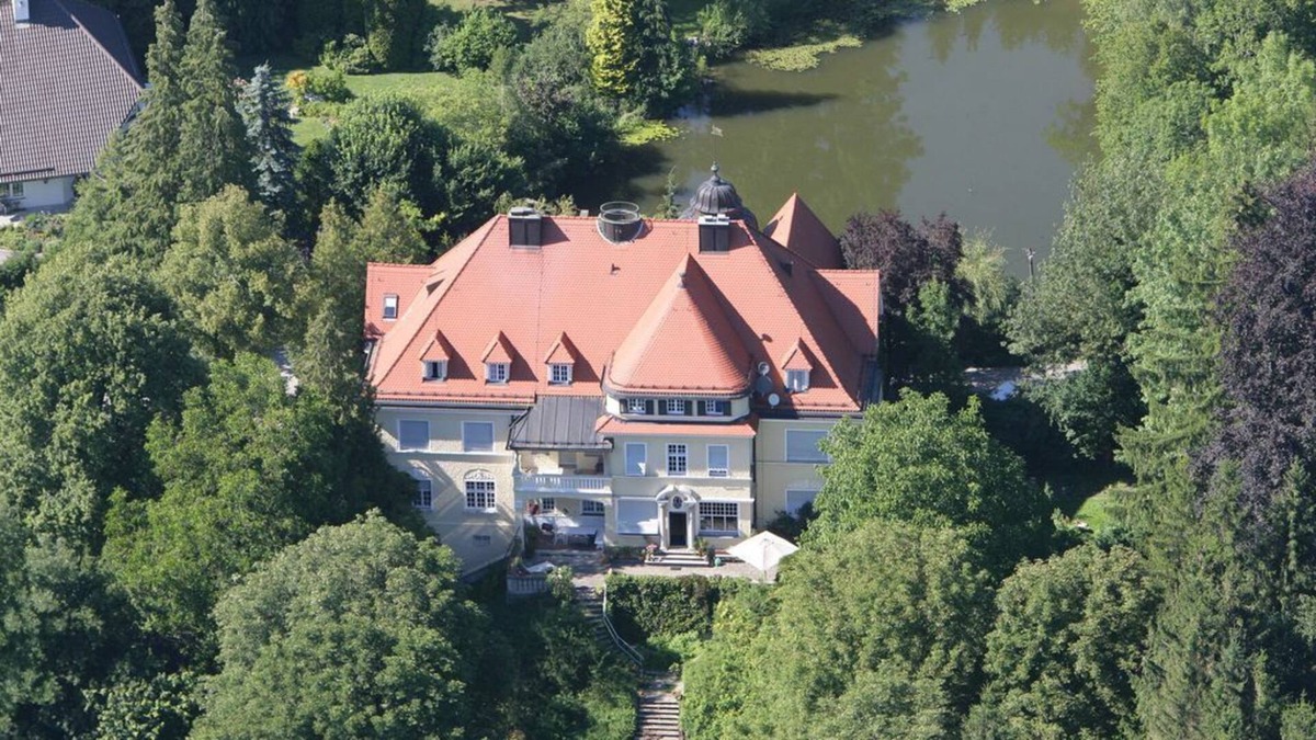 Morlbach House | 1 room apartment "Lou Reed Laurie Anderson" in Mörlbach Castle