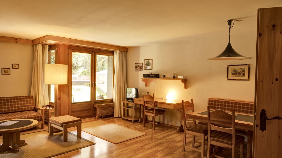 Silvaplana Apartment | 1-room flat with garden view on the 1st floor