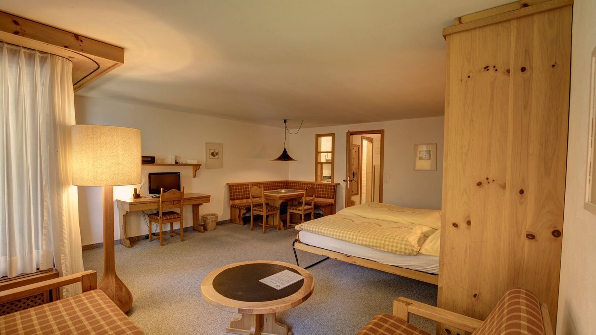 Silvaplana Apartment | 1-room flat with mountain view on the 2nd floor