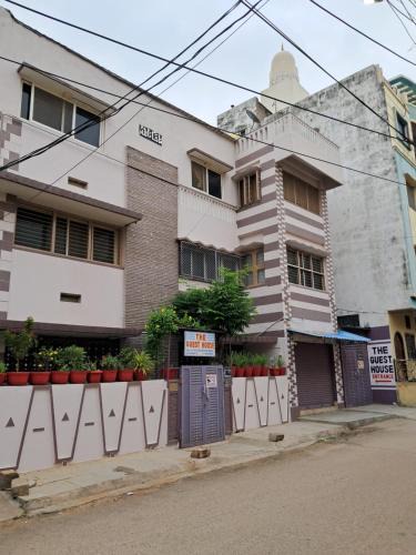Hyderabad Apartment | 1 Room for 4 Guests OR 2 BHK for 4 to 10 Guests with AC for Families