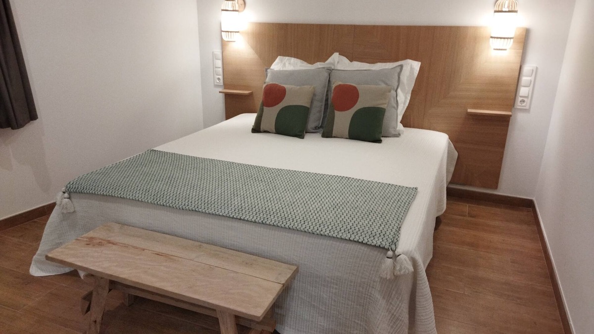 Allin Bed & Breakfast | 1 room with bathroom and breakfast near Urederra.