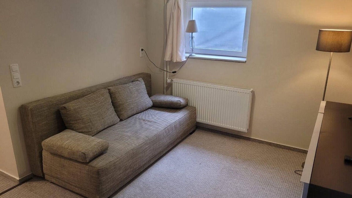 Garßen Apartment | 1 room with shower and toilet