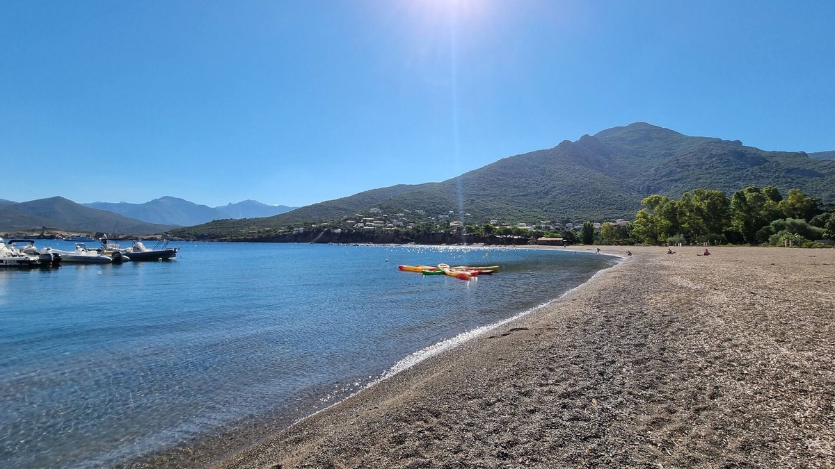 Galeria Apartment | 1-star, non-smoking apartment 100 metres from the beach