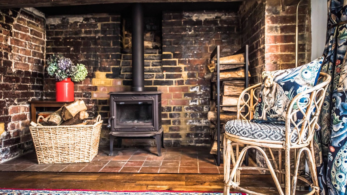 Warninglid Cottage | 1 Stonedelph Cottage - sleeps 4 guests in 2 bedrooms