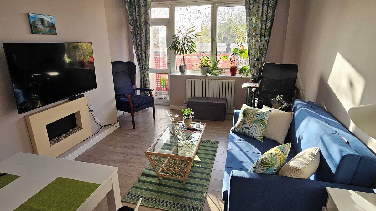 South Bermondsey Apartment | 1 sunny bedroom near Tower Bridge