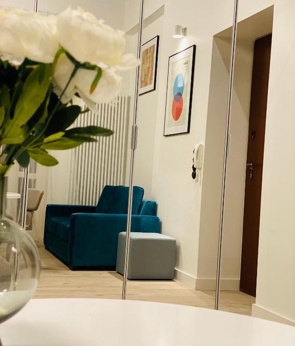 Nowa Praga Apartment | 1 syp, Kawa Vertuo, kosmetyki Ada, 3 min Metro Wilenska, by VisitWarsaw Apartments