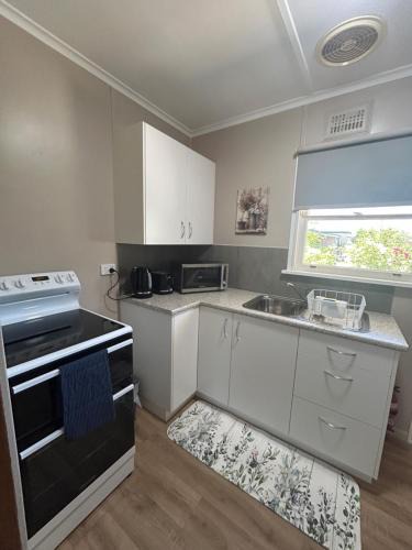 Canowindra Apartment | #1 Waddell Studio Apartment