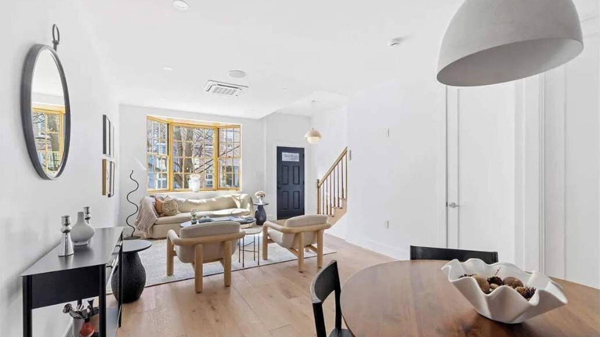 Greenpoint House | 10-1 Stylish Townhouse Oasis in Greenpoint