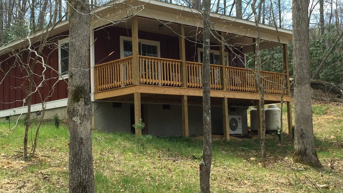 Plumtree Cabin | 10/2024 - OPEN - power, internet, water, access