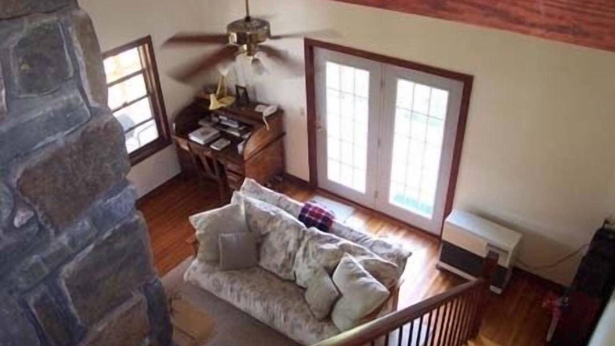 Plumtree Cabin | 10/2024 - OPEN - power, internet, water, access