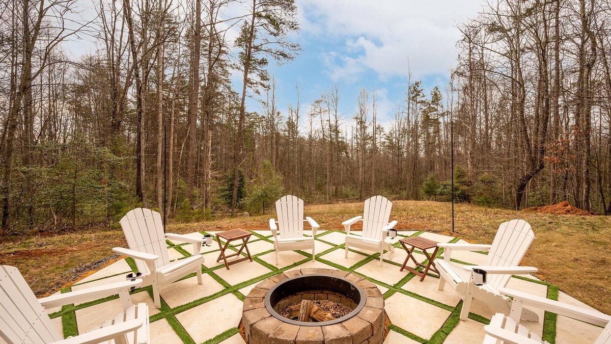 Reva Cabin | 10-Acre, Dog-Friendly House Near Mtns & Wineries, Sleeps 8