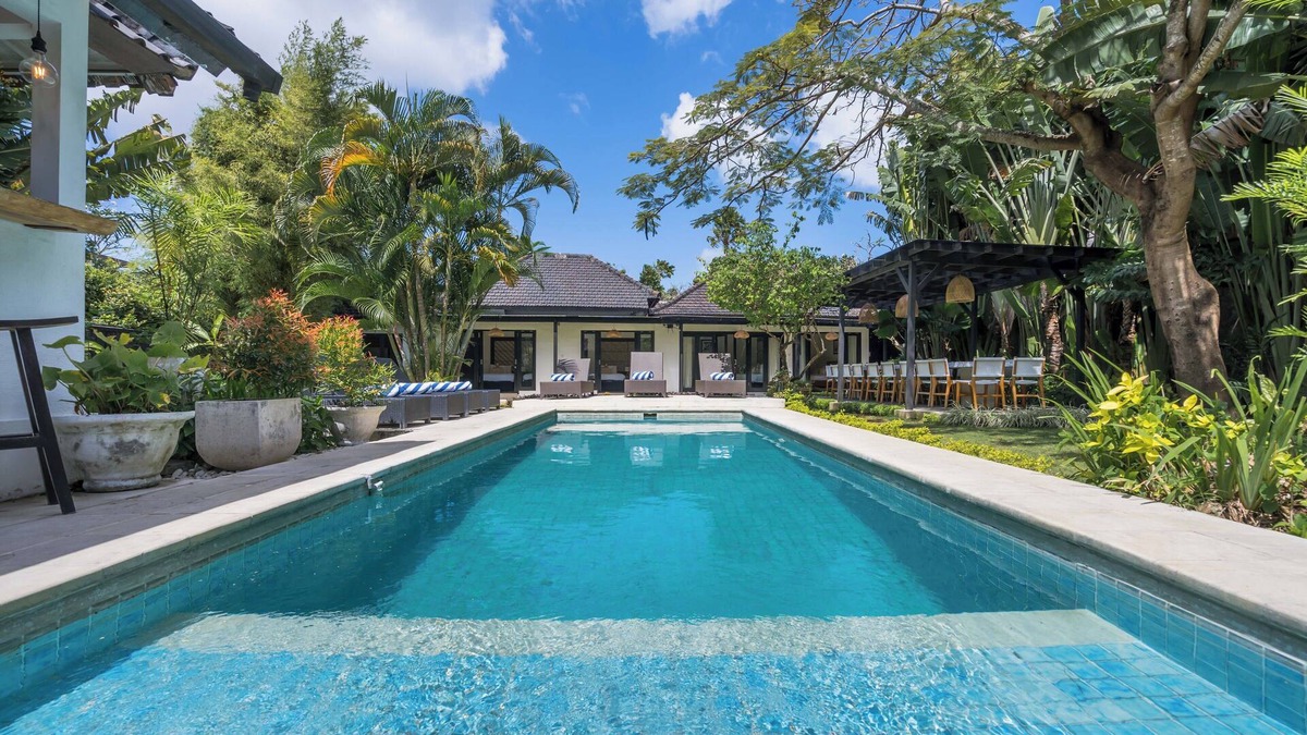 Petitenget Villa | 10 Bdr-Last Minute Deal 50%+ OFF! Seminyak