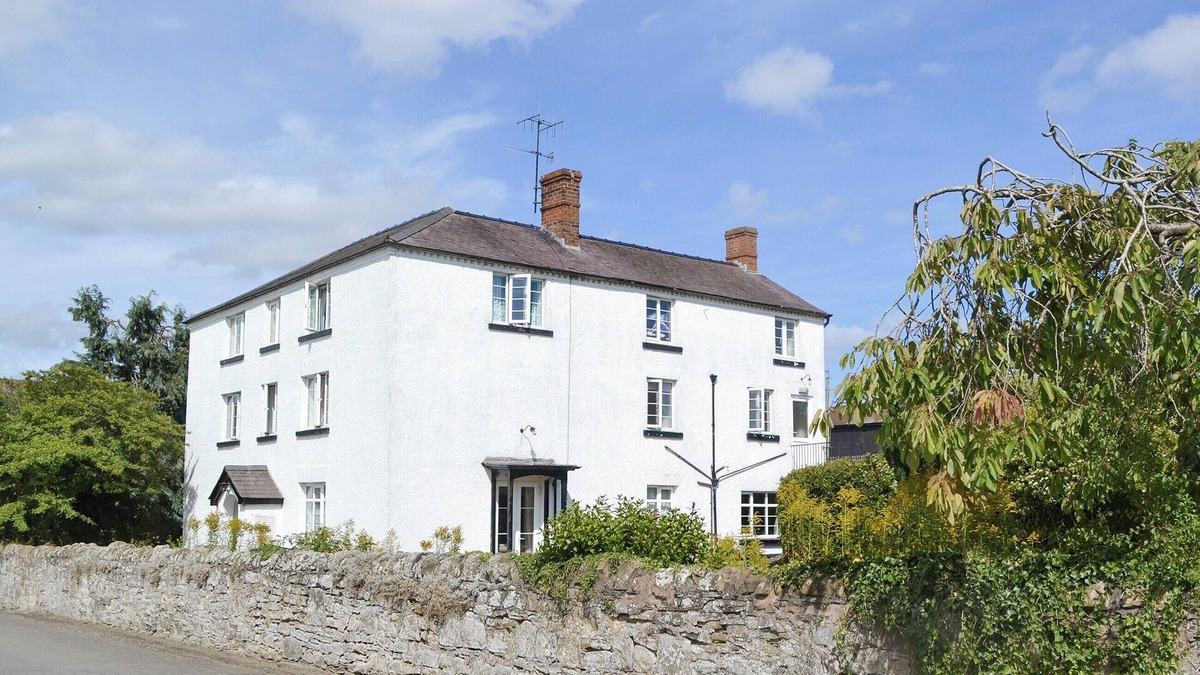 Craven Arms Cottage | 10 bedroom accommodation in Craven Arms