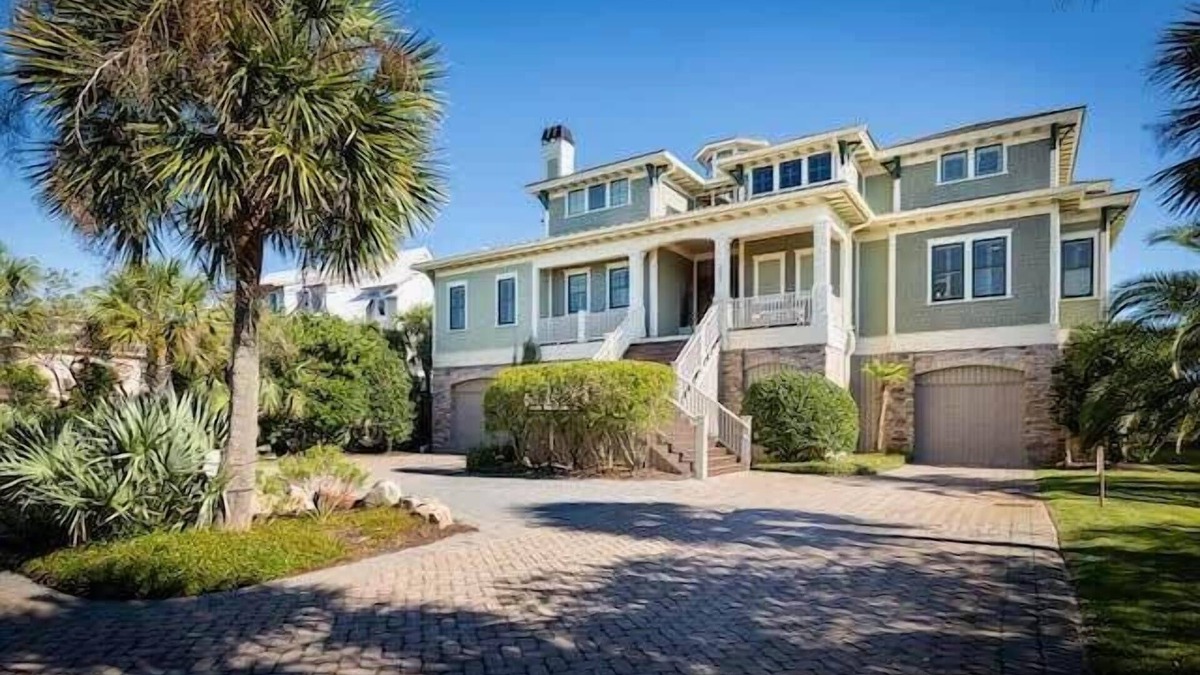 Isle of Palms House | 10 Bedroom Oceanfront Estate|Beachfront Pool