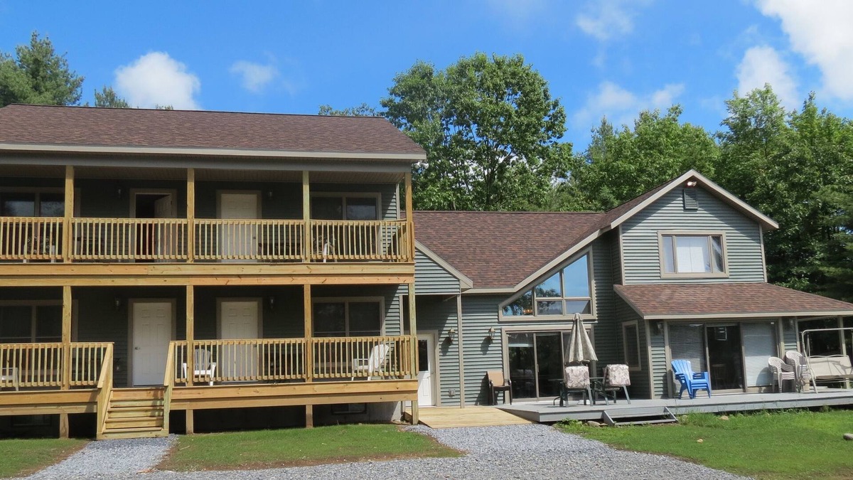 Corinth House | 10 BR/8 BA, Hot Tub, Snowmobiling, Skiing, Water View
