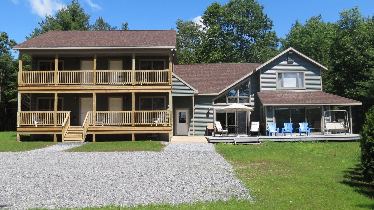 Corinth House | 10 BR home, up to 3 homes with 22 BR/15BA, hot Tubs, On 20 acres, water views