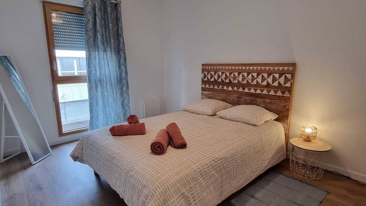 Bezons Apartment | 10" de la Défense et 30" de Paris, Appartement au Pied du Tramway !