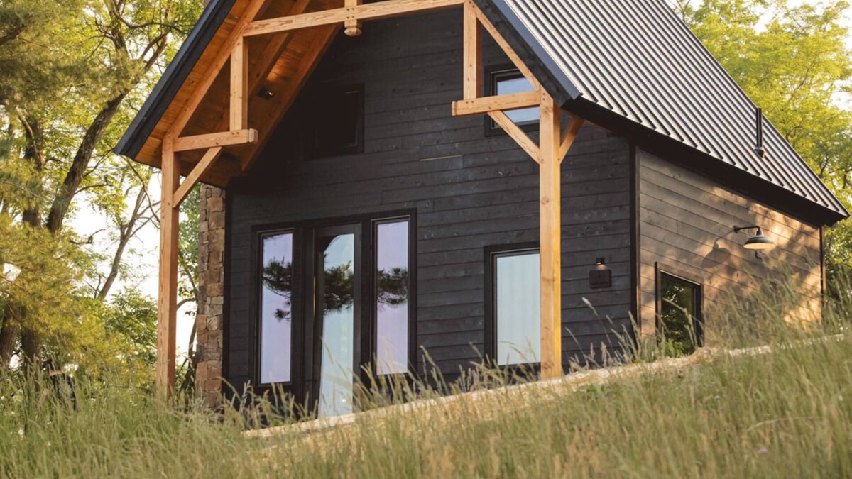 Laura House | #10 Hummingbird Hideaway