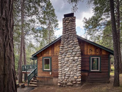 North Wawona House | 10 Little Cabin In The Woods