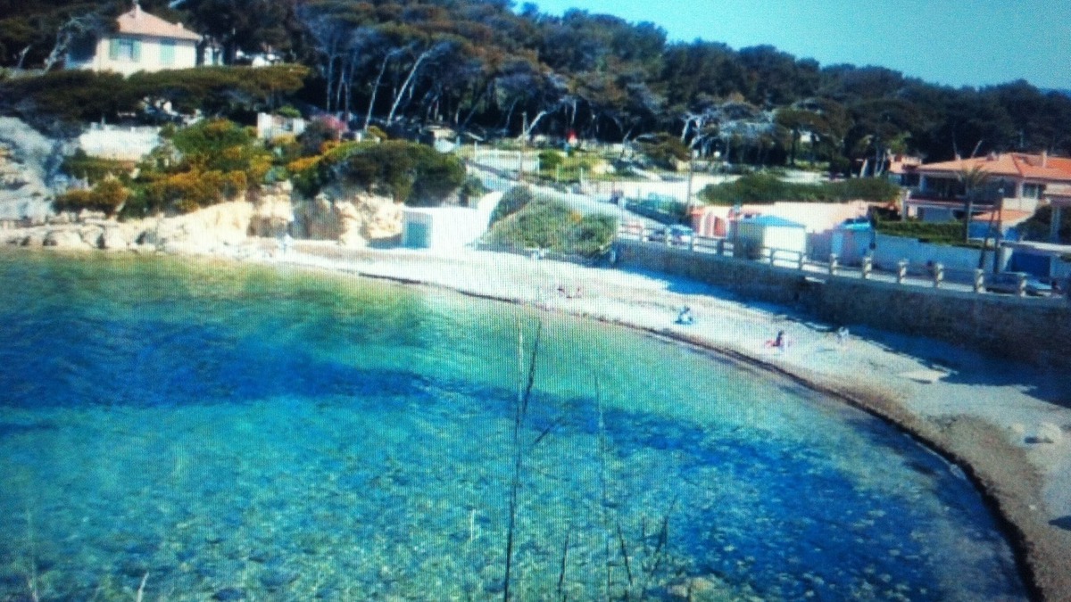 Sanary-sur-Mer Villa | 10 M from the sea in front of the beach of Beaucours.Very quiet