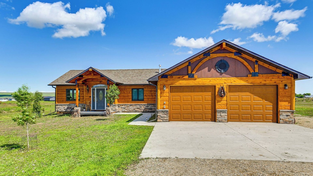 Roberts House | 10 Mi to Cooney State Park: Mtn-View Montana Haven