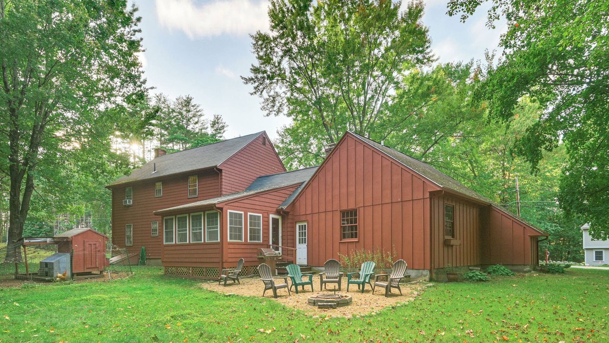 Topsfield House | 10 Mi to Crane Beach: Wooded Home Near Boston!
