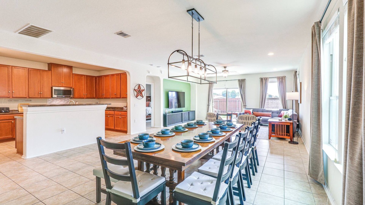 Austin House | 10 Mi to Dtwn Austin: Family Home w/Communal Pool