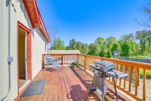 Eben Junction House | 10 Mi to Lake Superior Eben Junction Townhome!