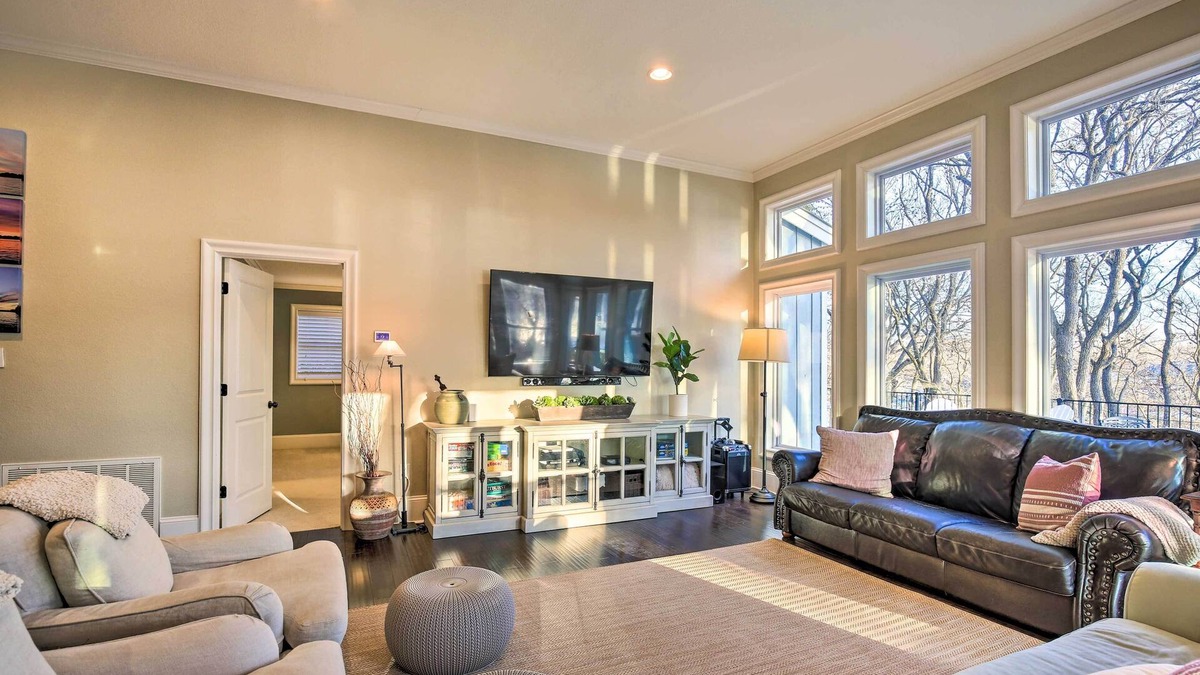Seguin House | 10 Mi to New Braunfels: Waterfront Seguin Gem