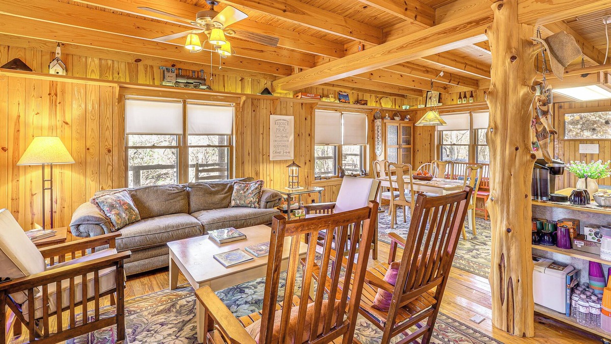 Tuskahoma House | 10 Mi to Sardis Lake: Home w/Grill in Tuskahoma